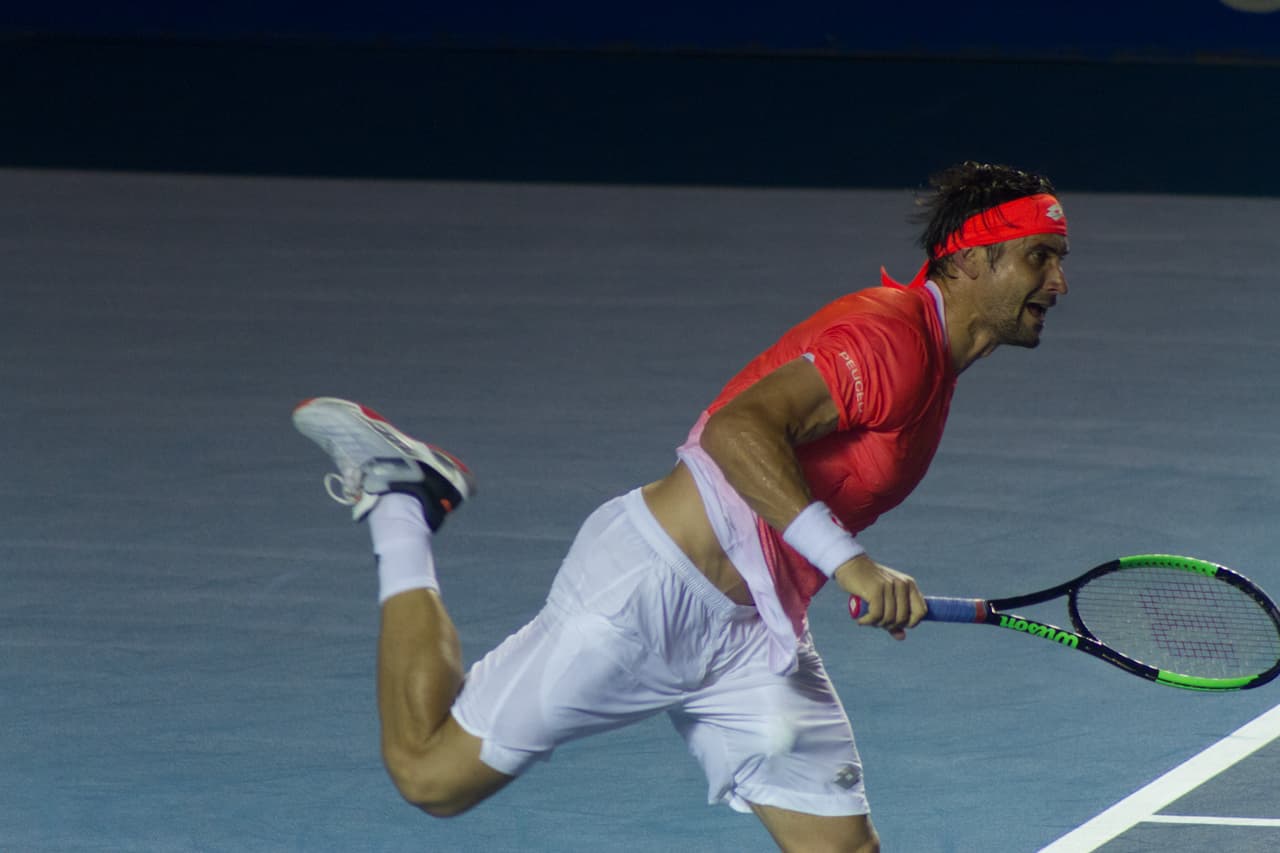 Pero el calor y la humedad empezarn a hacer mella, pues jugar con la camiseta empapada en sudor supone una carga adicional.