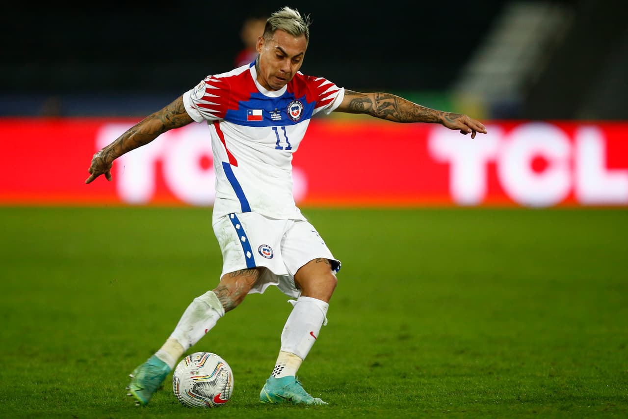 Al 61', Brasil parecía confirmar el peor escenario posible cuando Edu Vargas envió un centro al fondo de la red, pero para fortuna de Tite y Co., se marcó fuera de juego.