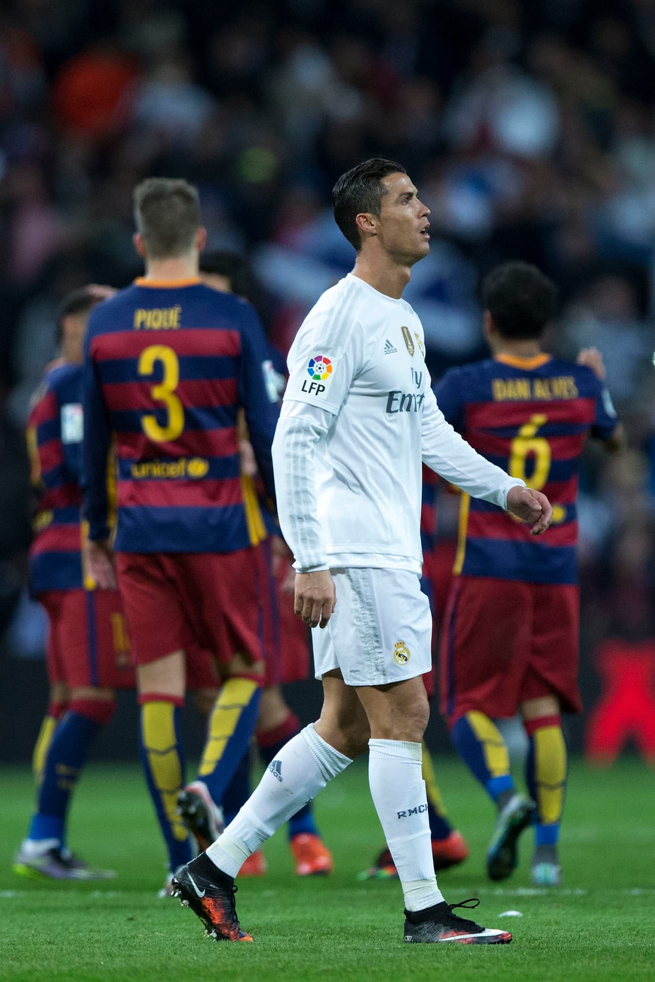 Cristiano Ronaldo se retira claramente molesto.