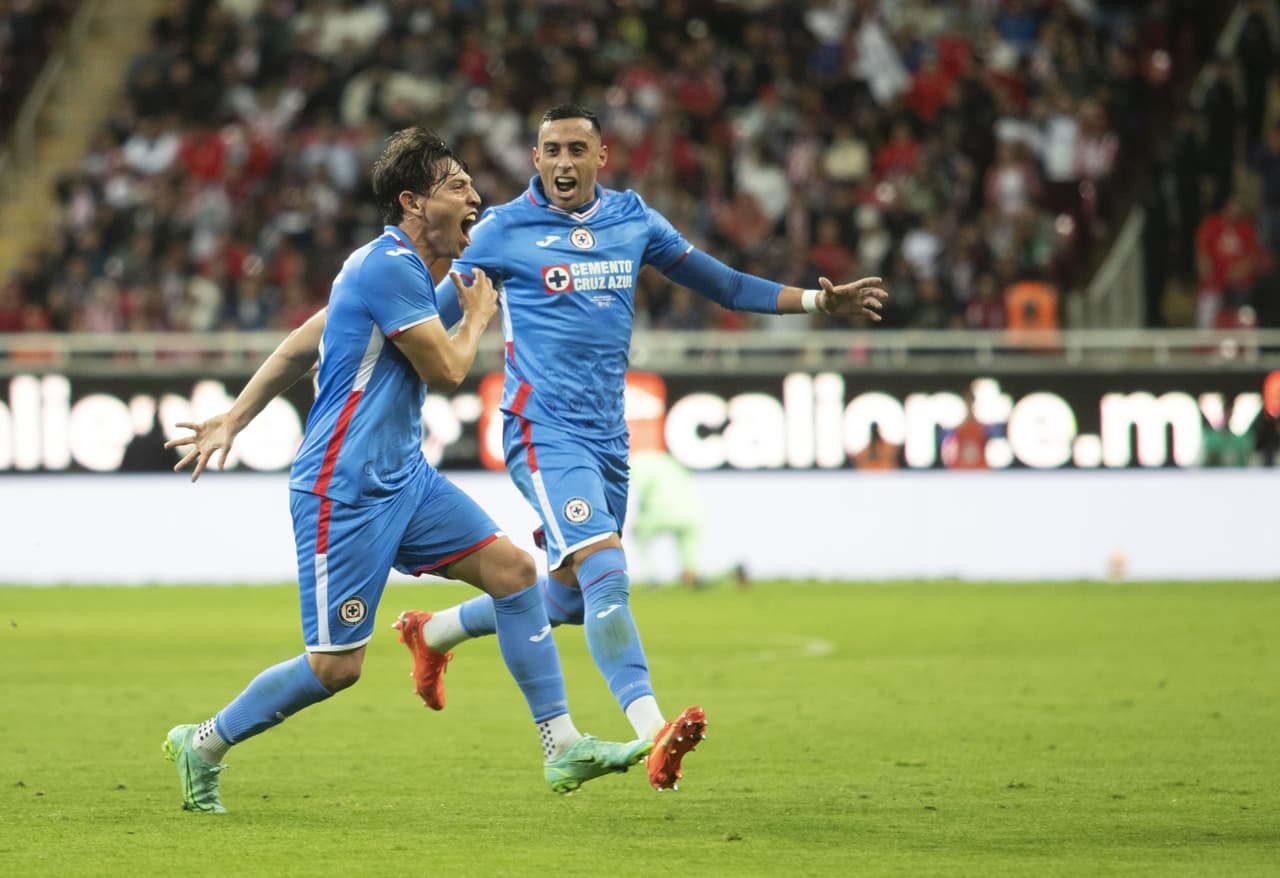 Con goles de Alexis Gutiérrez y Gonzalo Carneiro, Cruz Azul sentenció la final de la Copa por México 2022 ante Chivas en el Akron para alzar su primer trofeo a una semana del inicio del Clausura 2023. 
<br>