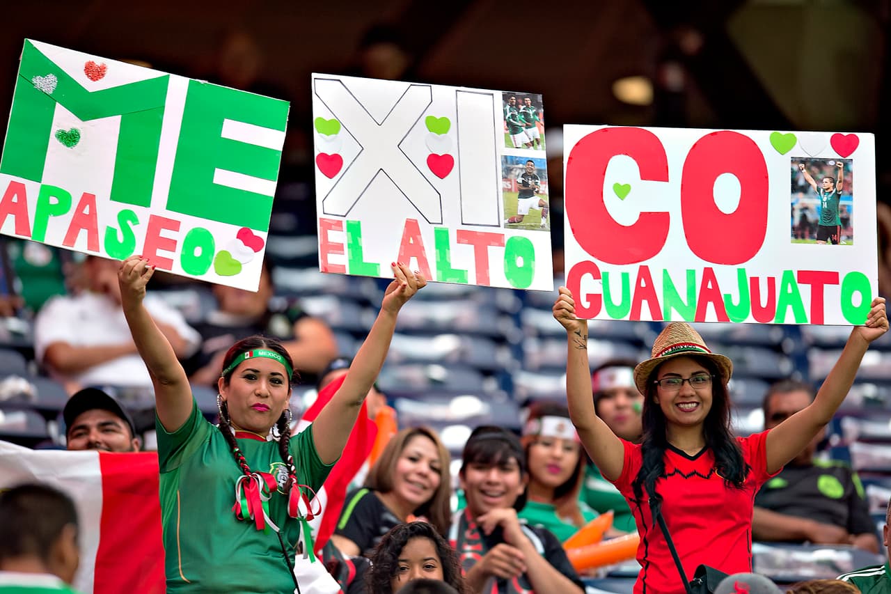 Gran colorido en el México vs. HOnduras