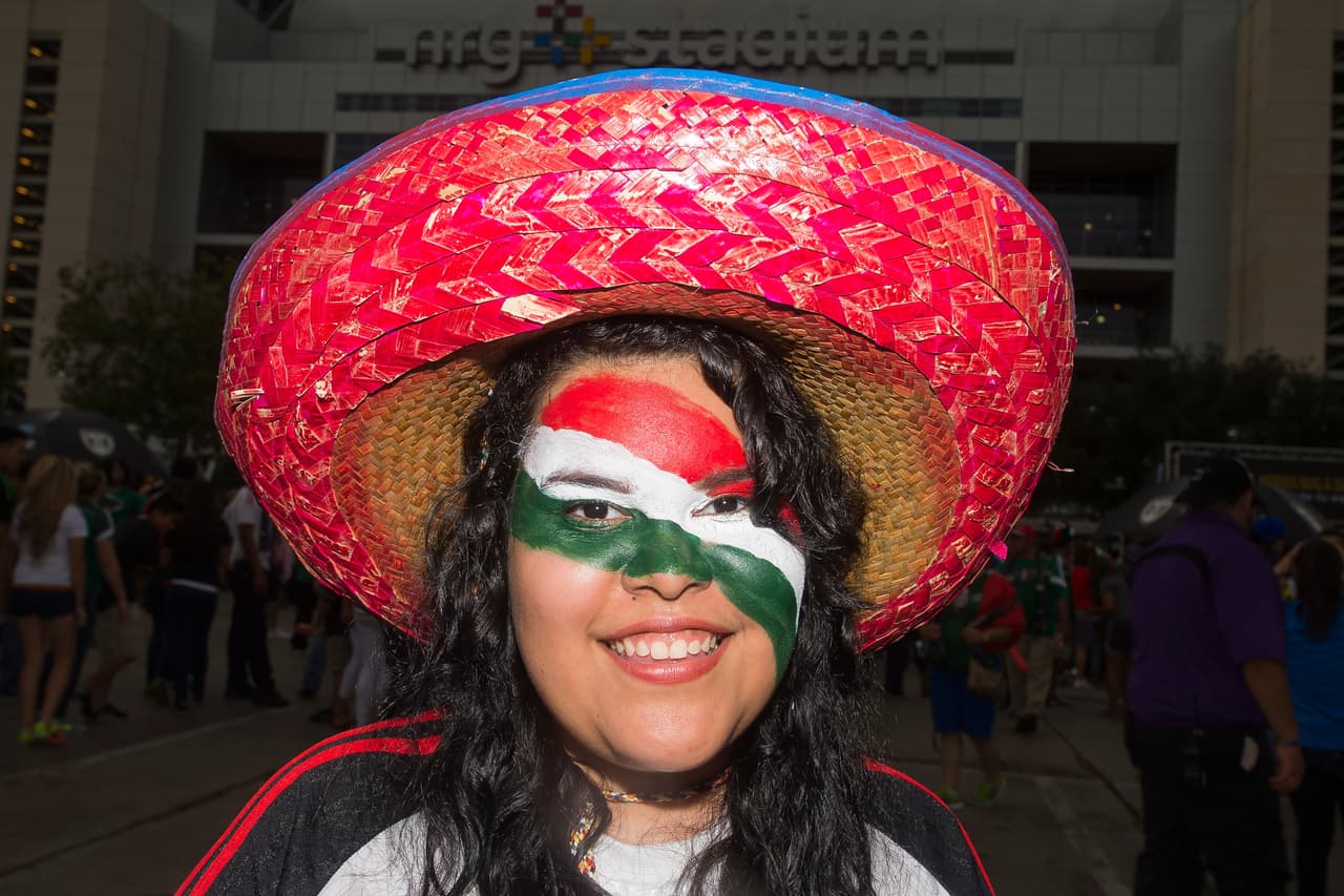Gran colorido en el México vs. HOnduras