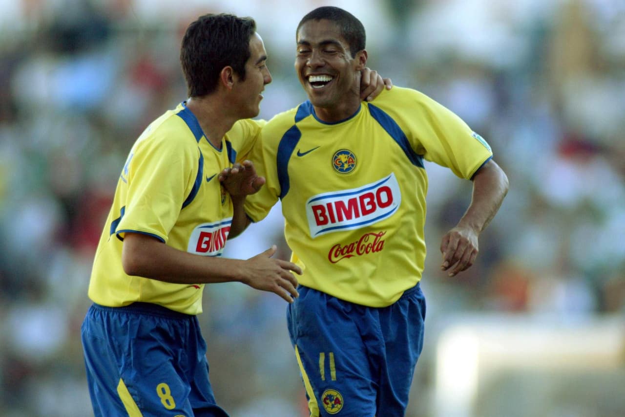 Su rendimiento lo hizo objetivo de las Águilas, pero allí solo se quedó un año antes de salir vendido al San Luis.