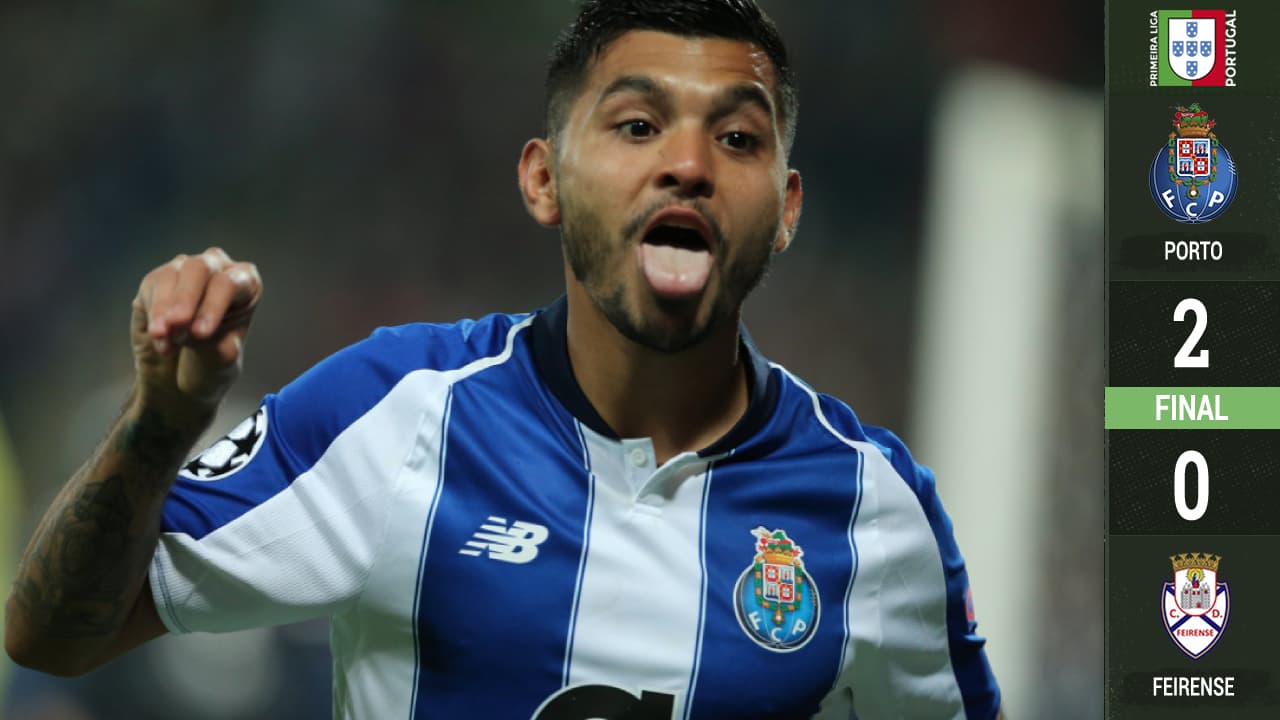 Con gran asistencia de Tecatito, el Porto venció 2-0 al Feirense y es líder en Portugal