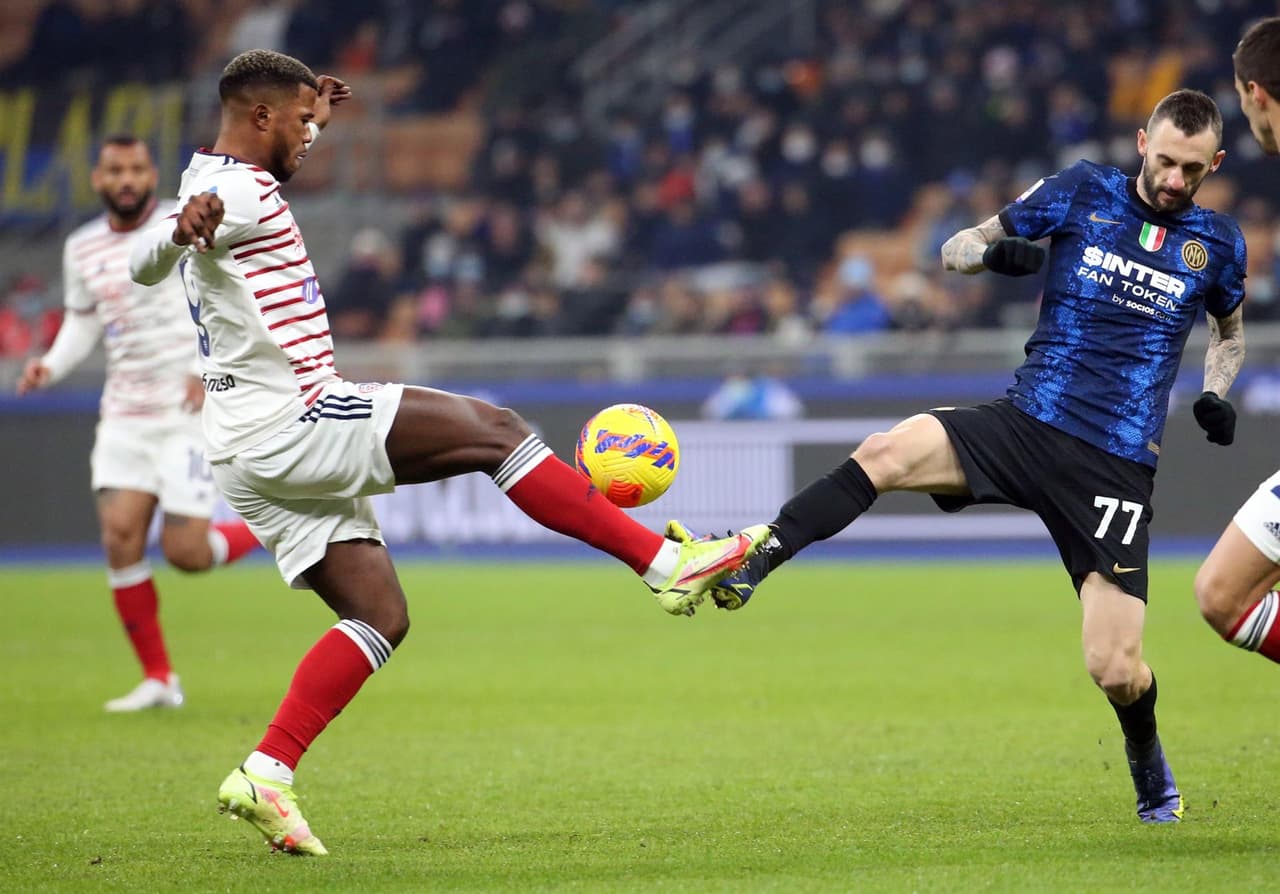 Inter golea a Cagliari 4-0 con anotaciones de Alexis Sánchez, Hakan Calhanoglu y doblete de Lautaro Martinez y colocándose en segundo lugar de la Serie A.