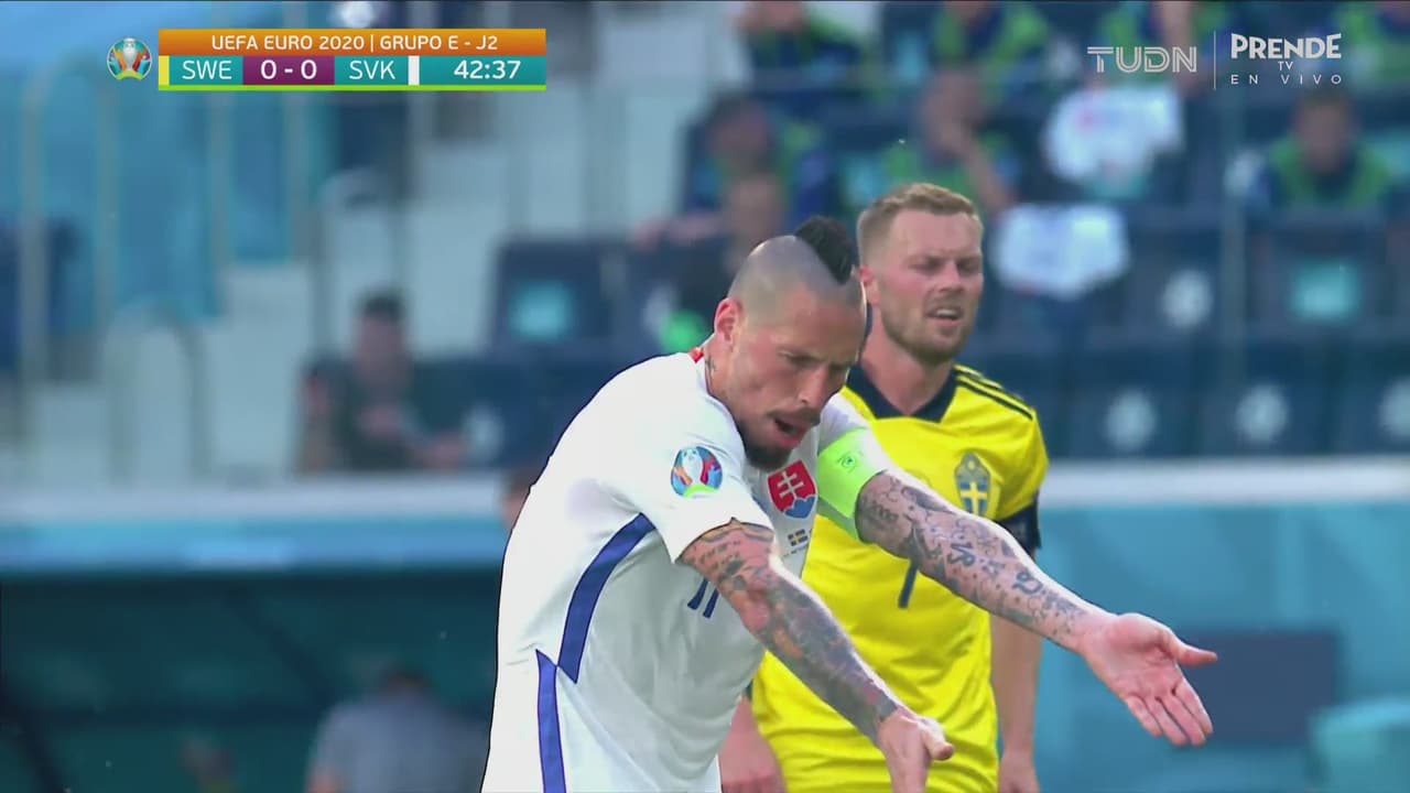 ¡Quiso meter un golazo! Hamšík probó suerte de larga distancia