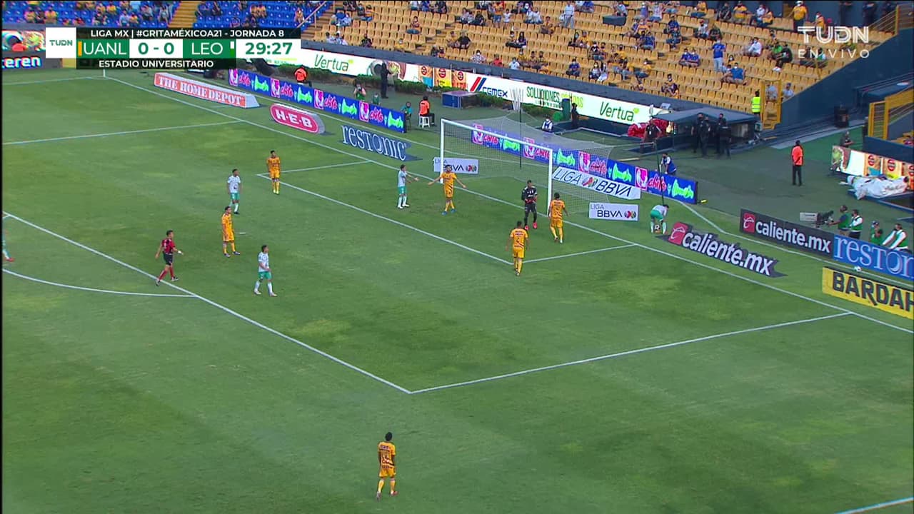 ¡TIRO ATAJADO! disparo por Víctor Dávila.