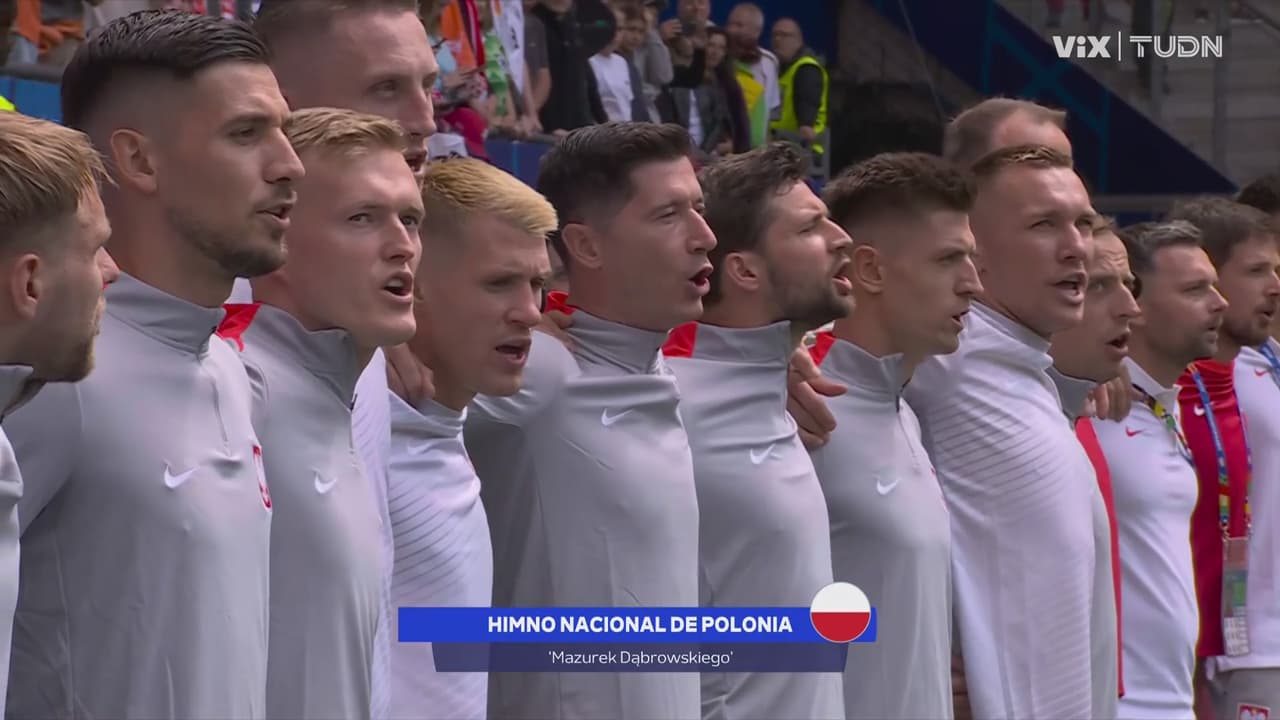 ¡Extraordinario! Así se cantaron los Himnos de Países Bajos y Polonia