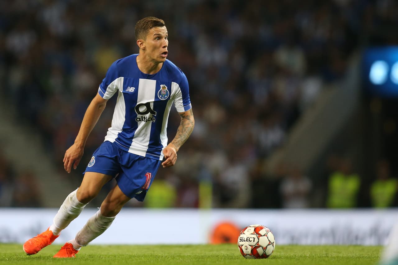 Los ex América, Mateus Uribe y Agustín Marchesín, así como Corona, recibieron tres goles en casa.