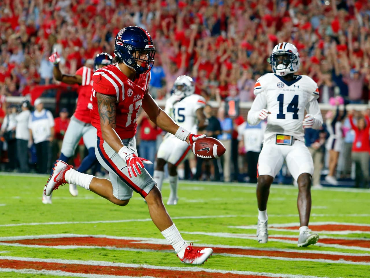 # 34
<b>EVAN ENGRAM</b> – TE |
<i>Ole Miss</i>