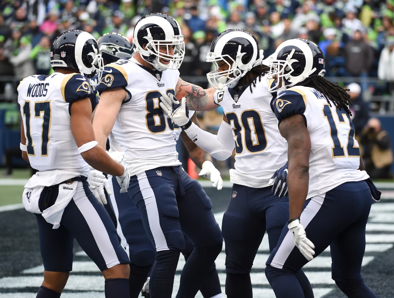 Los Ángeles Rams apaleó 42-7 a Seattle Seahawks en la jornada 15 de la NFL, en una muestra de dominio y superioridad del líder de Oeste en la Conferencia Nacional contra el segundo en la misma.