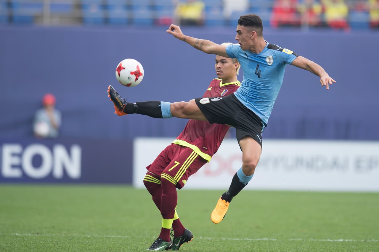 Uruguay se defendió con todo a su disposición para mantener la ventaja que le asegurara un cupo en la final.