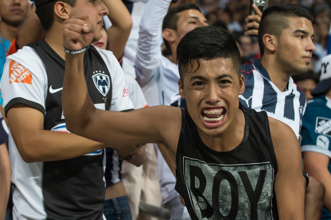 Así se vivió el colorido de la afición en la Jornada 12