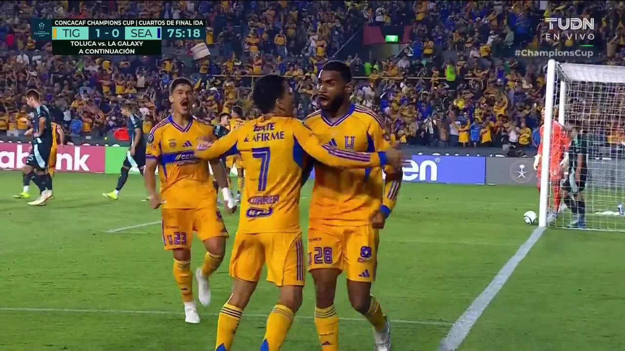 ¡Joaquim incrementa la ventaja para Tigres! Sólido remate de cabeza para el 2-0