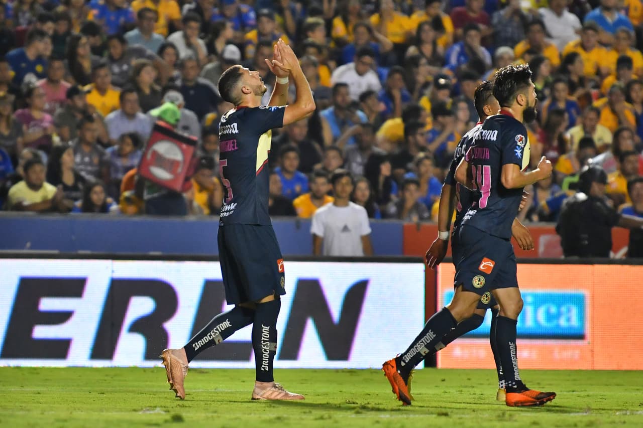 El gol de Guido Rodríguez (izquierda) le permitió al América sumar su tercera victoria consecutiva como visitante.