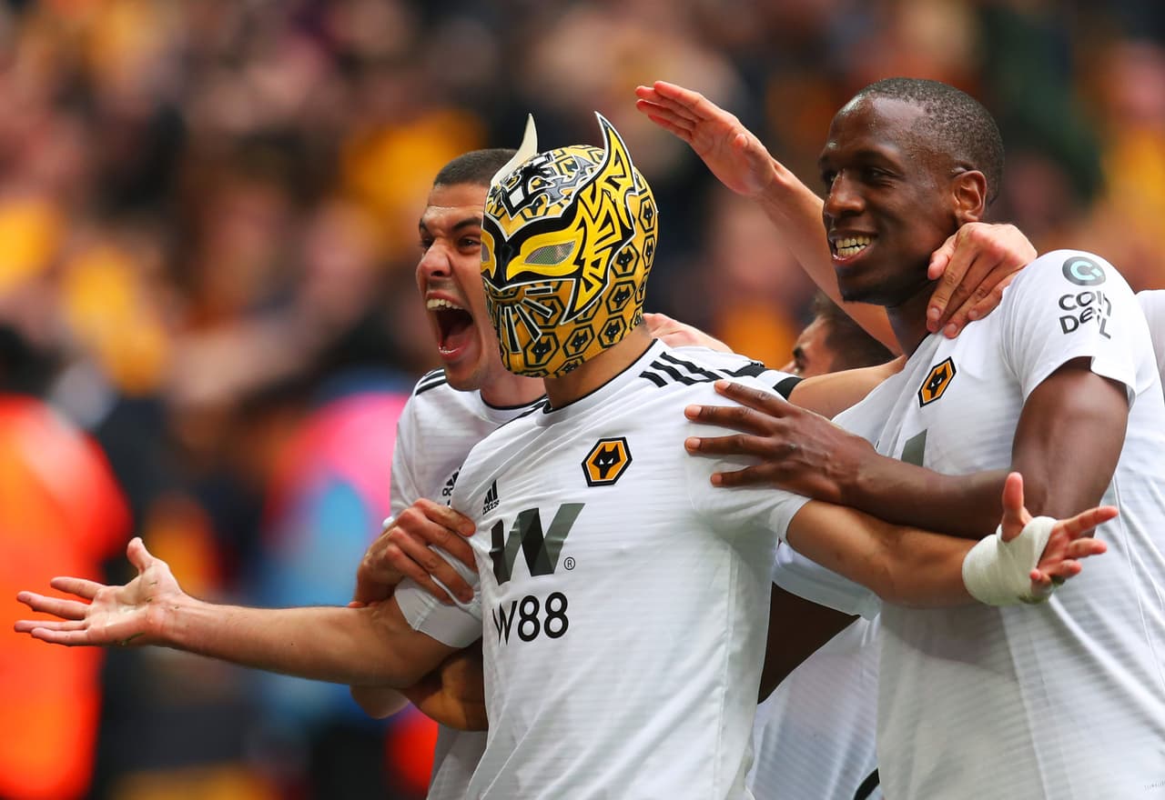 Cuando el artillero azteca se ha hecho presente con los Wolves, su equipo presenta tendencia ganadora.