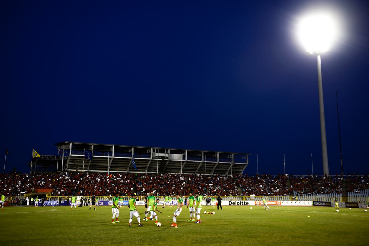 México entrenando antes del juego a sabiendas de que tres puntos aproximarían la nave tricolor a Rusia.