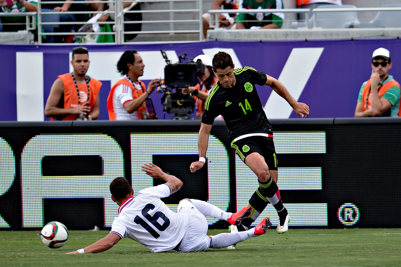 7 Christian Gamboa supo encarar al cuadro mexicano en la primera parte, pero en