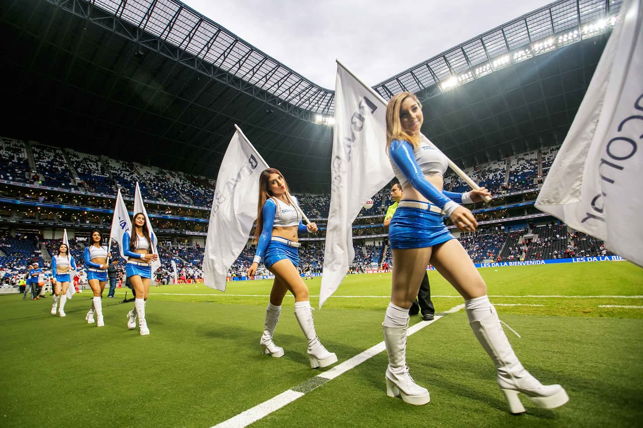 La belleza de las porristas en la fecha 14