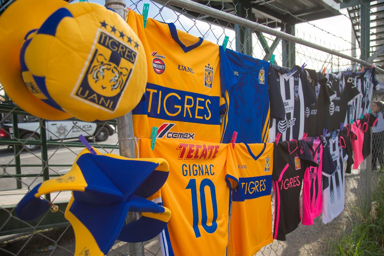 Todo listo para la Gran Final del fútbol mexicano y la afición llegó desde temprano para apoyar a su equipo con sombreros, maquillaje, banderas y mucha pasión.