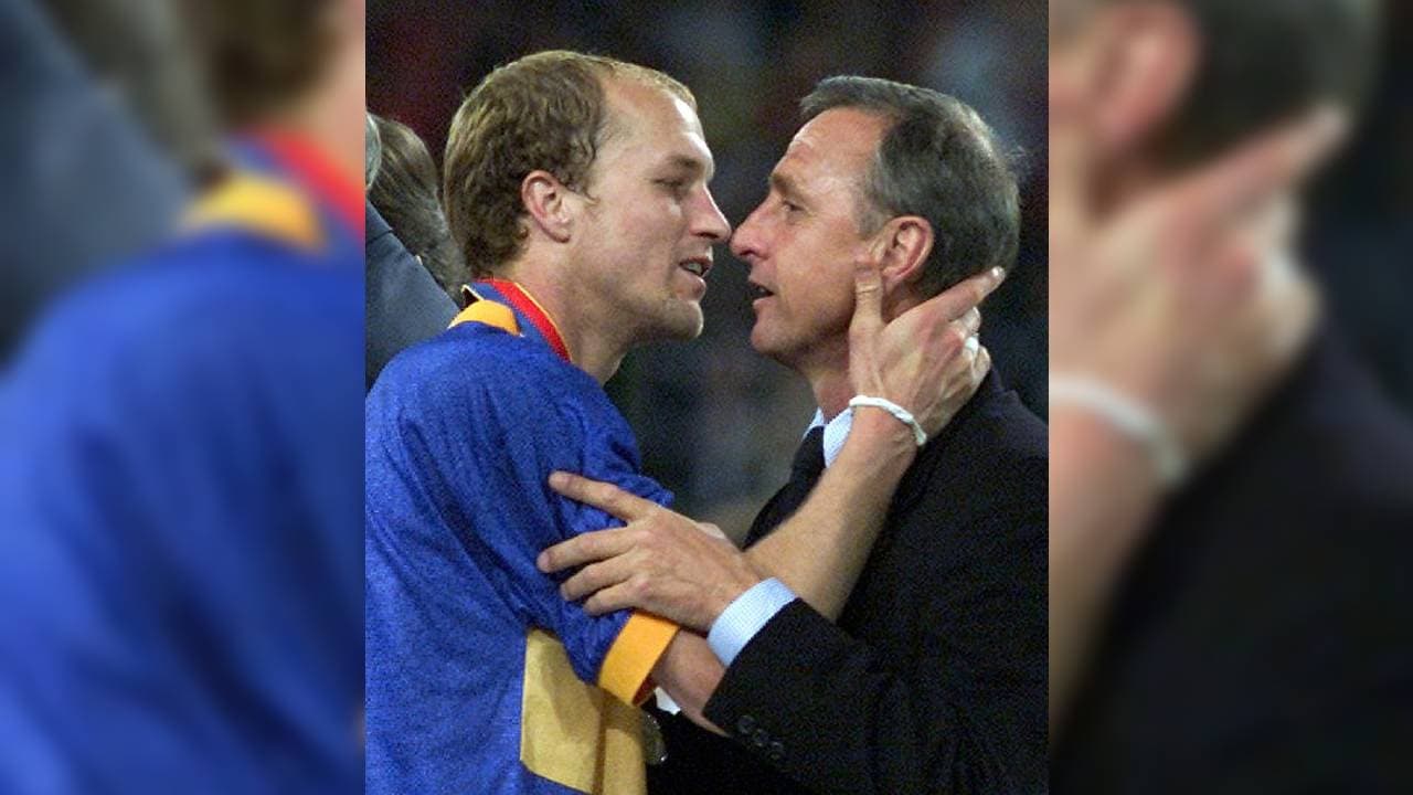 Jordi Cruyff, años más tarde, debutaría en el Barcelona dirigido por su padre, Johan Cruyff.