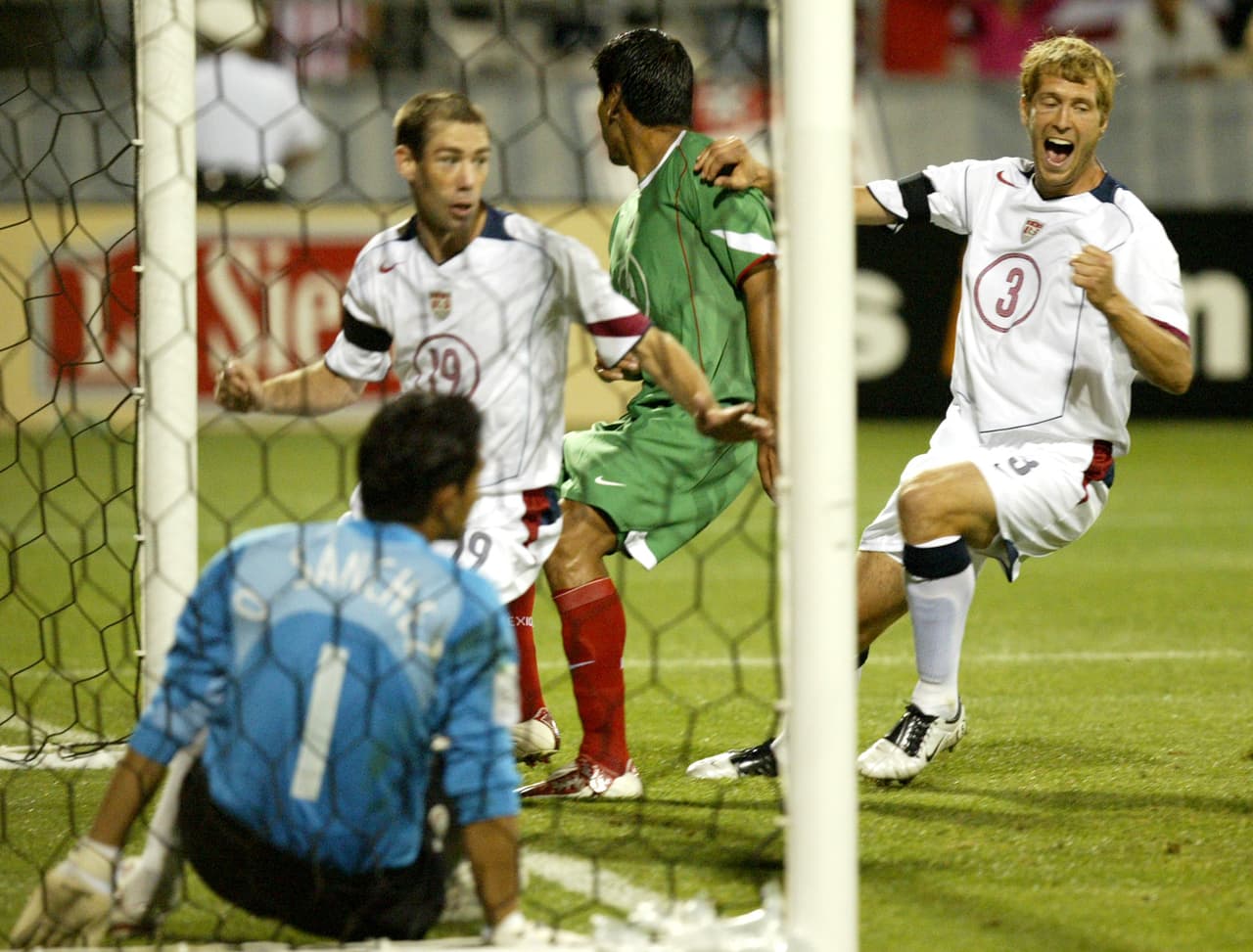 <b>Eliminatoria rumbo a Alemania 2006</b>
<br>México tuvo una eliminatoria relativamente sencilla, sin embargo, el Tri vio la derrota nuevamente ante Estados Unidos en septiembre del 2005 en Colombus 2-0.