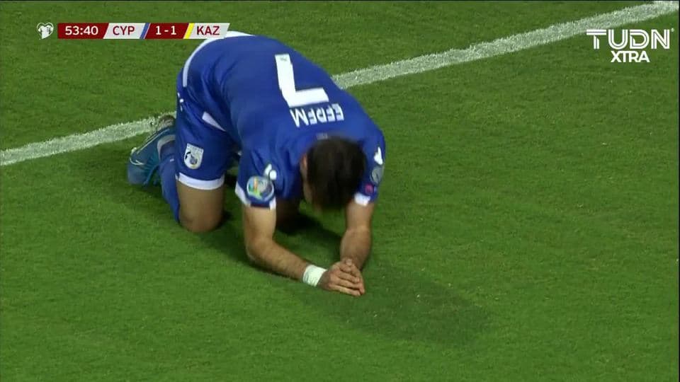 Tiro desviado de Giorgios Efrem