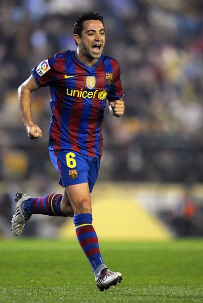 Ya con la etiqueta de campeón del mundo también de selecciones, Xavi no se cansa de ampliar su envidiable palmarés. Esta ocasión, la Liga le sabría aún mejor tomando en cuenta que se comparará su enorme clase con la de la revitalizada media de los 'merengues'.