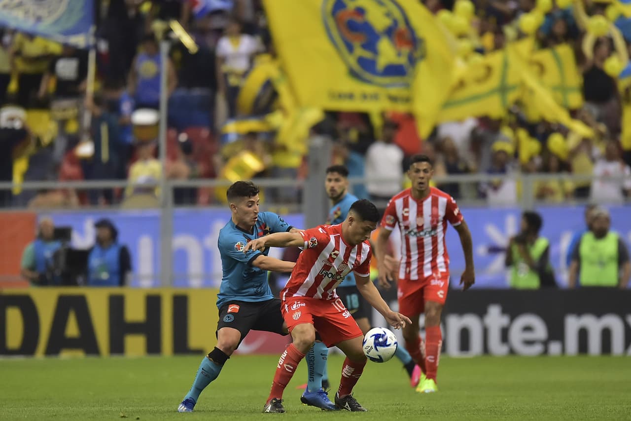 Al descanso los Rayos sorprendían 0-2 de manera justa.