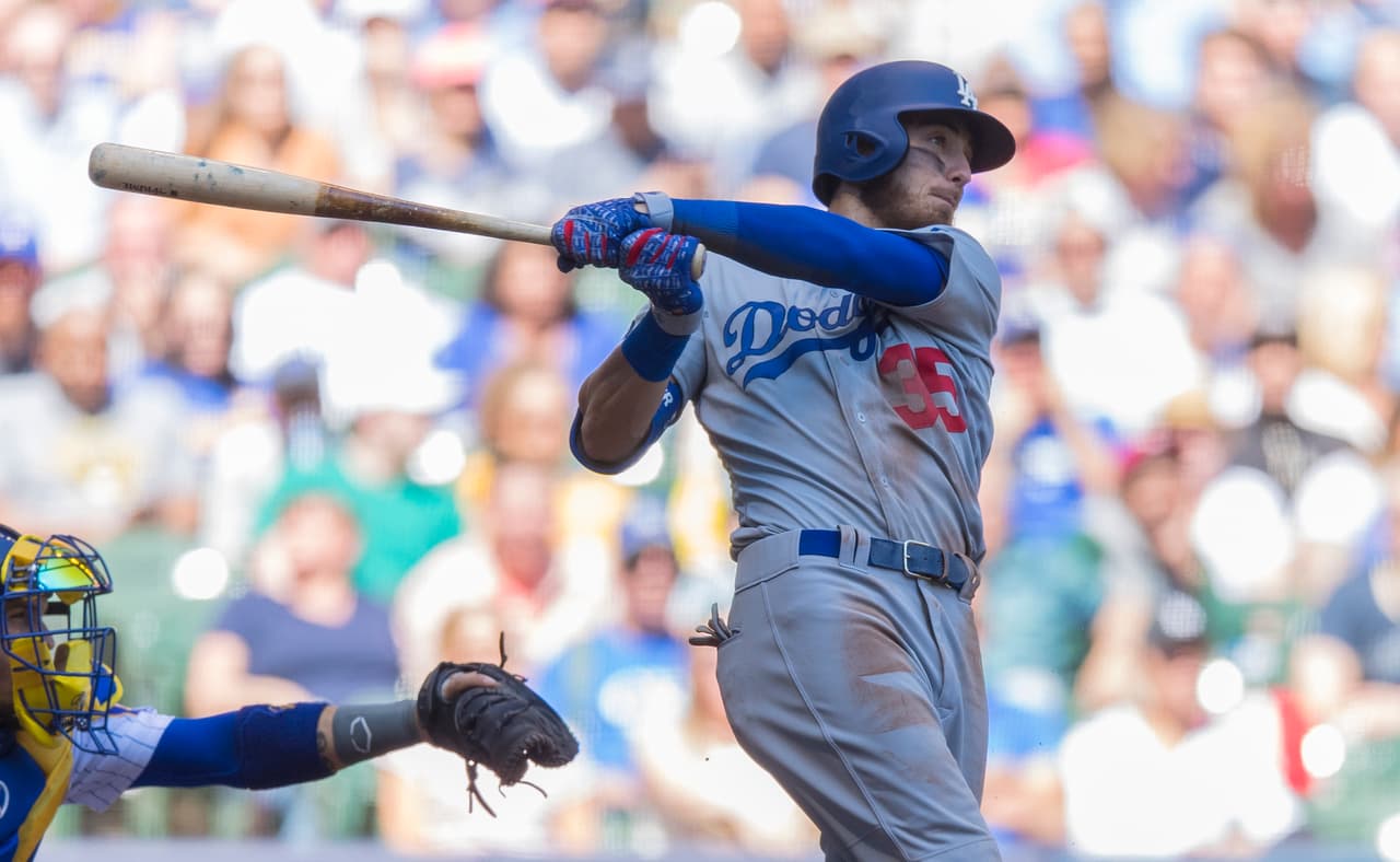 El primera base de los Dodgers Cody Bellinger definió el partido con un cuadrangular sin gente en base en la novena entrada para quebrar un empate 5-5. Fue un tablazo por el jardín derecho de 380 pies. Y en el primer inning ya había conectado un jonrón de dos carreras.