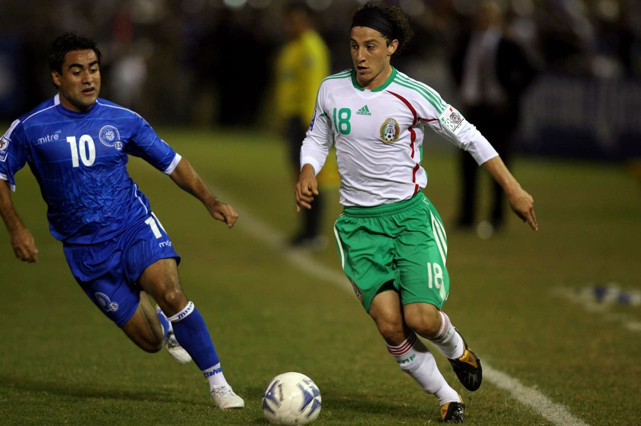 Hablando de los partidos ante México, El Salvador ha logrado vencer en tres ocasiones de cinco posibles a los Tricolores, destacando la de 1993, donde sorprendieron a muchos con los goles de Carlos Castro y William Iraheta.