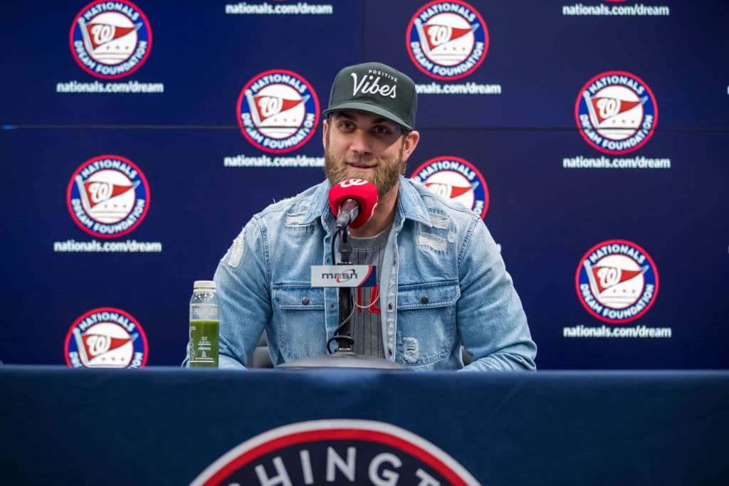 En la víspera de su visita a Nationals Park 
<a href="https://www.instagram.com/bryceharper3/p/BvwYAn4AFPN/" target="_blank">escribió en su cuenta de Instagram</a> un mensaje en el que agradecía por su tiempo en Washington, que fue la ciudad en la que maduró como persona y como pelotero, y sin importar qué sucediera esta noche, siempre llevaría en su corazón a la afición y a la capital estadounidense, de la que recordó algunos restaurantes que son sus favoritos.