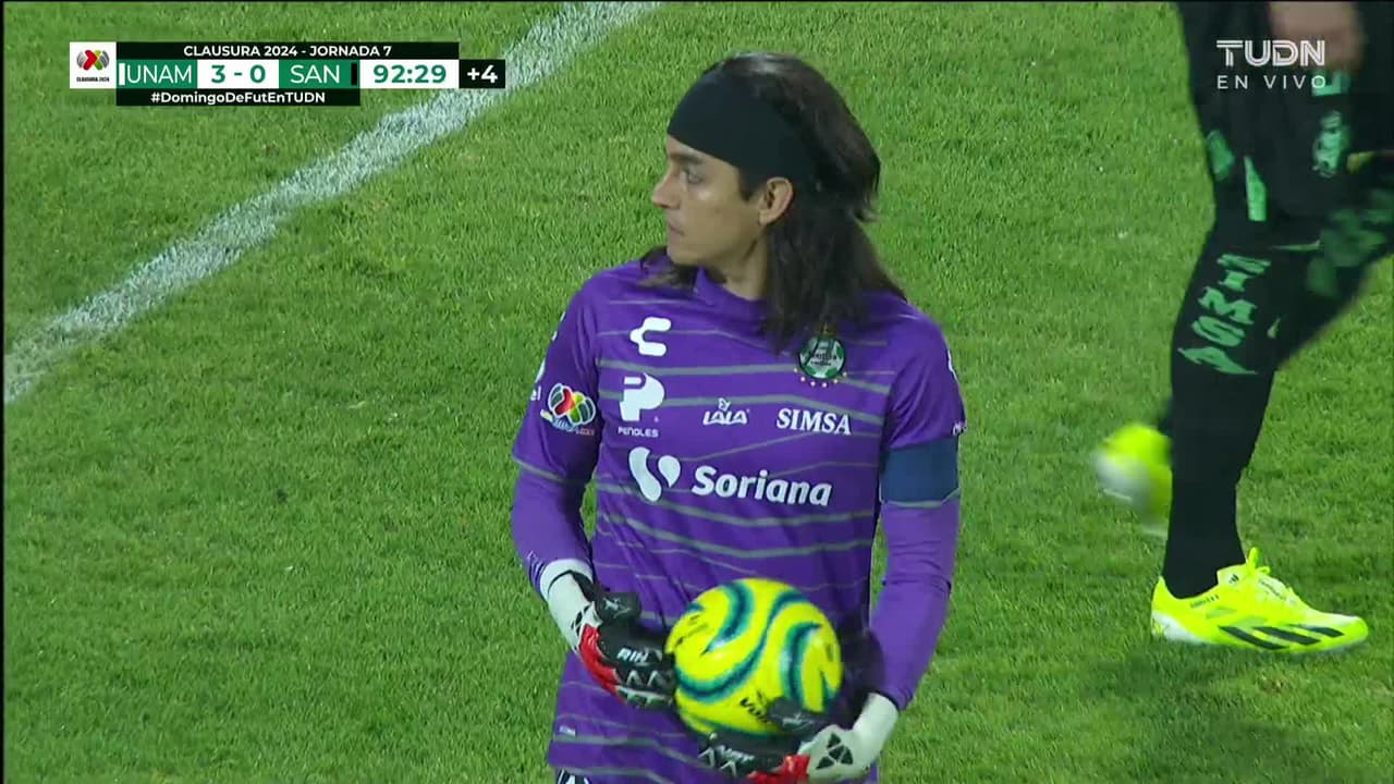 ¡TIRO ATAJADO! disparo por César Huerta.