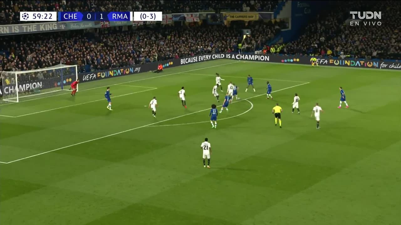 ¡TIRO ATAJADO! disparo por Conor Gallagher.