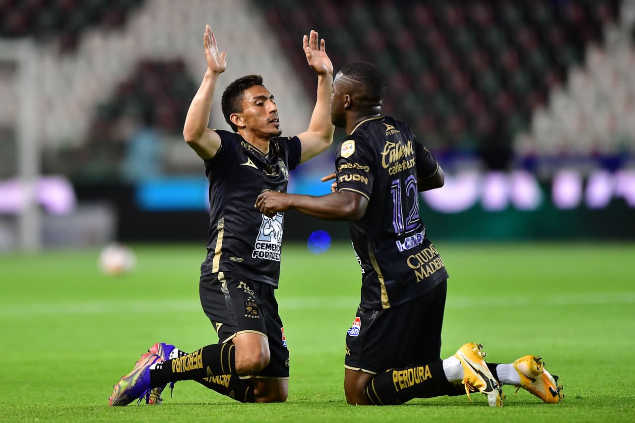 Con goles de Joel Campbell, Santiago Colombatto y Ángel Mena, León consigue un urgido triunfo 3-1 sobre Necaxa y se acerca a los puestos de liguilla. Necaxa es el peo equipo del torneo con 7 unidades.