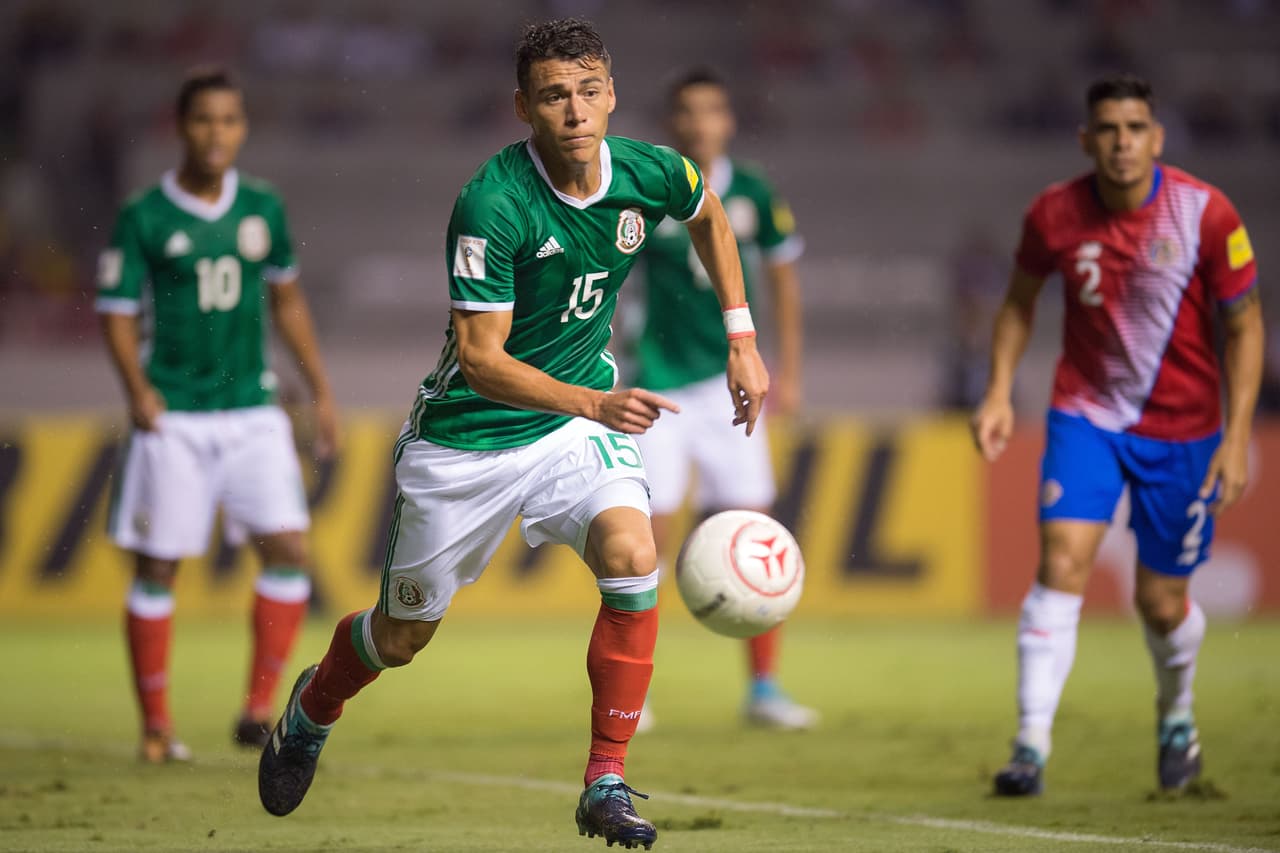 El zaguero zurdo Héctor Moreno 
<b>sacó un 7.</b> Fue correcto con la pelota y preciso en las marcas. Pero se le pide más solvencia.