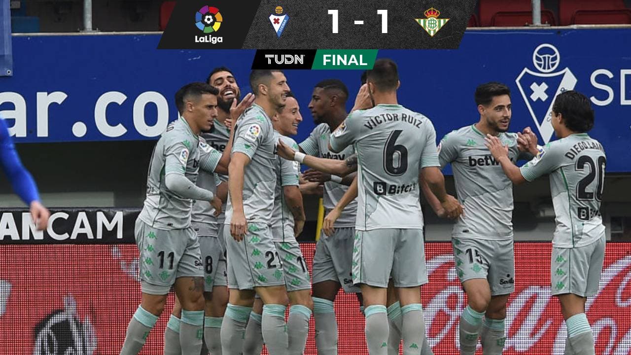 Golazo de Andrés Guardado desde fuera del área a pase de Lainez