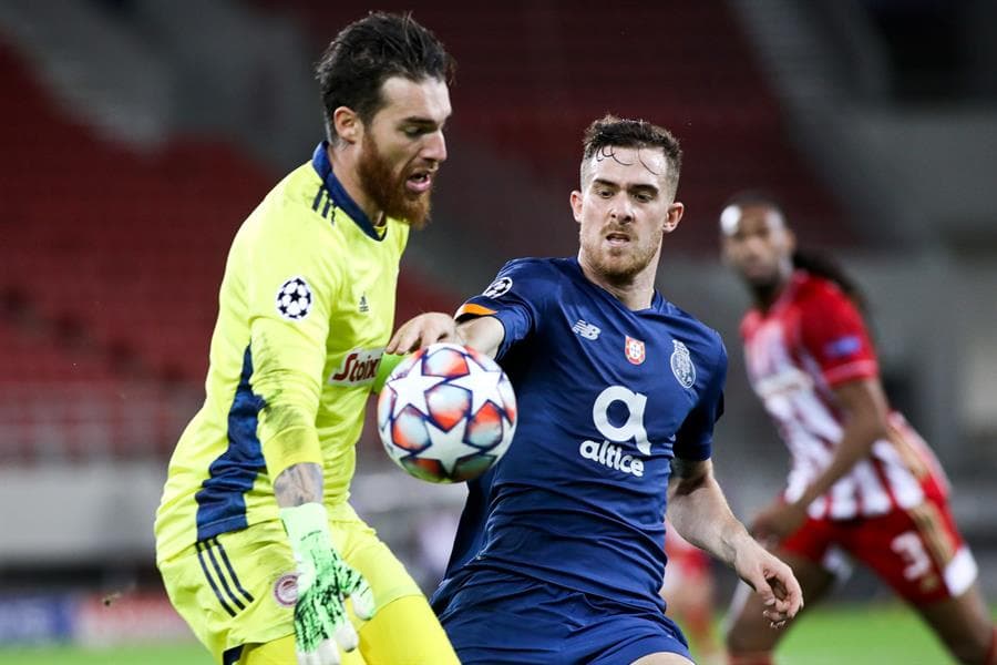 El Porto sella su victoria ante el Olympiacos con dos goles y gana su boleto a la siguiente fase. Los tantos corrieron a cargo de Otavio al minuto 10, seguido de Mateus Uribe al 77 en la última jornada de la UEFA Champions League.