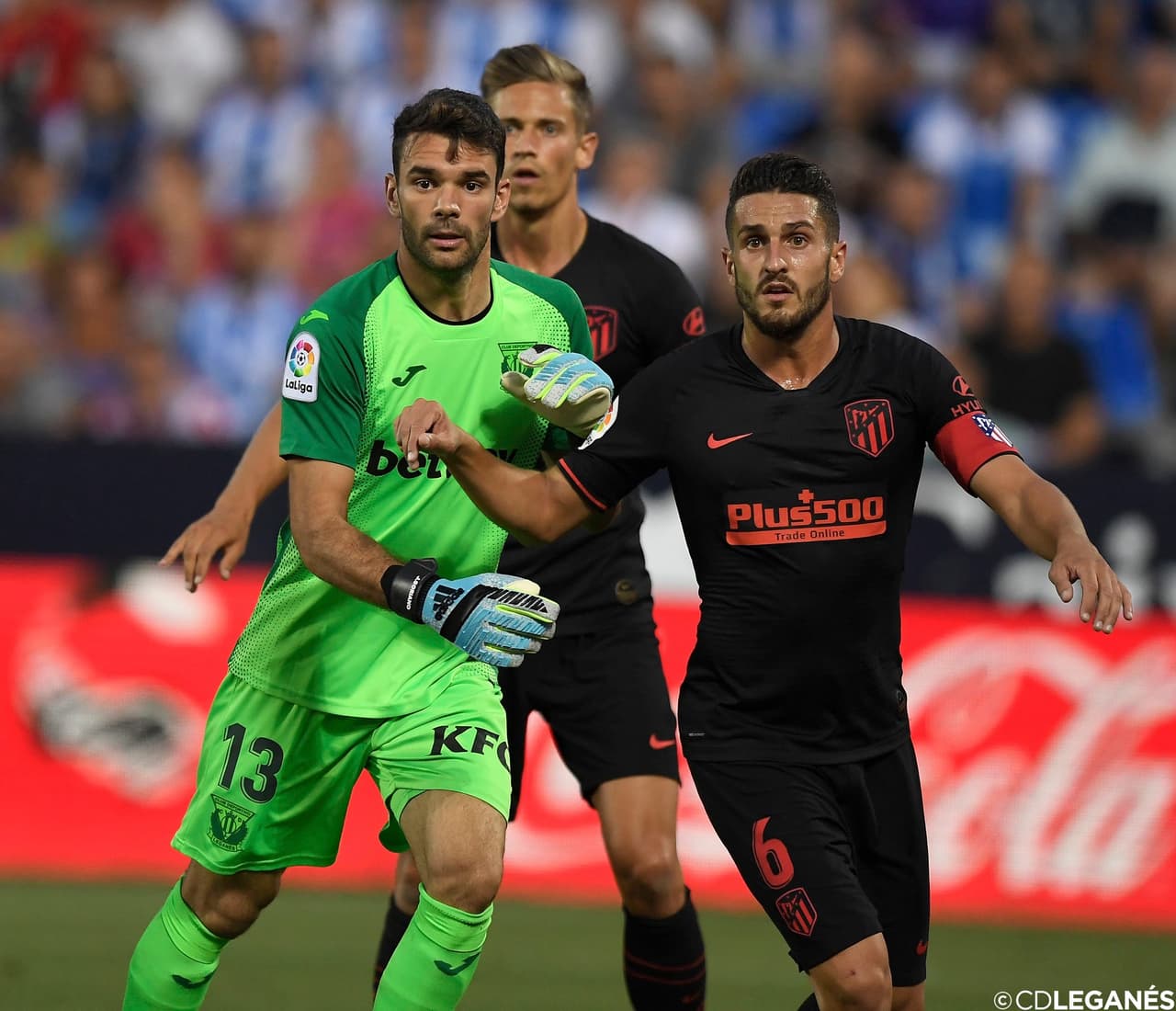 El arquero Leganés defendiendo su portería.