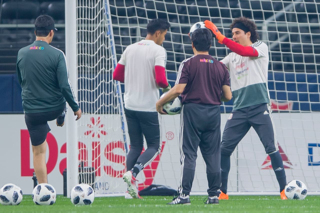 El equipo que dirige el colombiano Juan Carlos Osorio tuvo su última sesión de entrenamiento este lunes, en el Cowboy Stadium de Texas, antes de enfrentar a la selección de Croacia en el segundo partido de la fecha FIFA tras el triunfo de la semana pasada ante Islandia en Santa Clara.