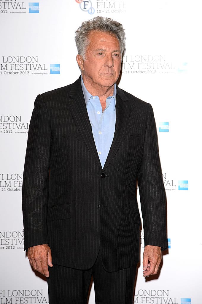 A través de un largo flash-back, la historia nos lleva a los pasajes más importantes de la vida de este pistolero, que se crió con una tribu de nativos americanos tras morir sus padres en el asalto a su caravana. Jack narrará los conflictos que le han surgido a lo largo de su vida, como su relación con los indígenas y el “hombre blanco”.
<br>