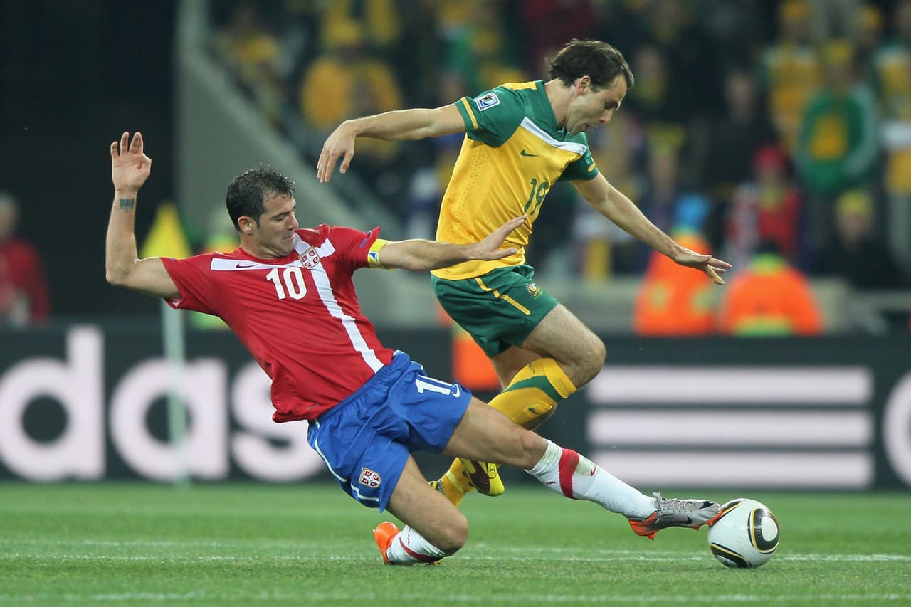 Sin embargo, Serbia y Stankovic se vieron sorprendidos por Australia, que los derrotó 2-1 y los dejó por fuera del Mundial en fase de grupos.