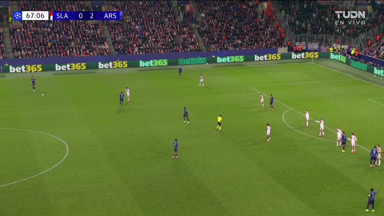 ¡GOL!  anota para Arsenal. Mikel Merino