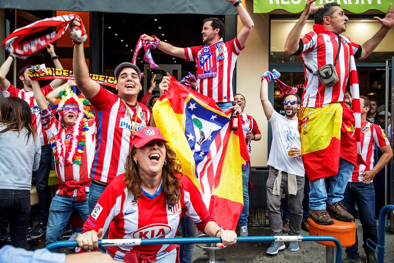 Los aficionados del Atlético de Madrid y Marsella se tomaron las calles de Lyon desde muy temprano, este miércoles, en la previa de la gran final de la UEFA Europa League. Gran ambiente en la ciudad francesa en donde el título estará en juego.