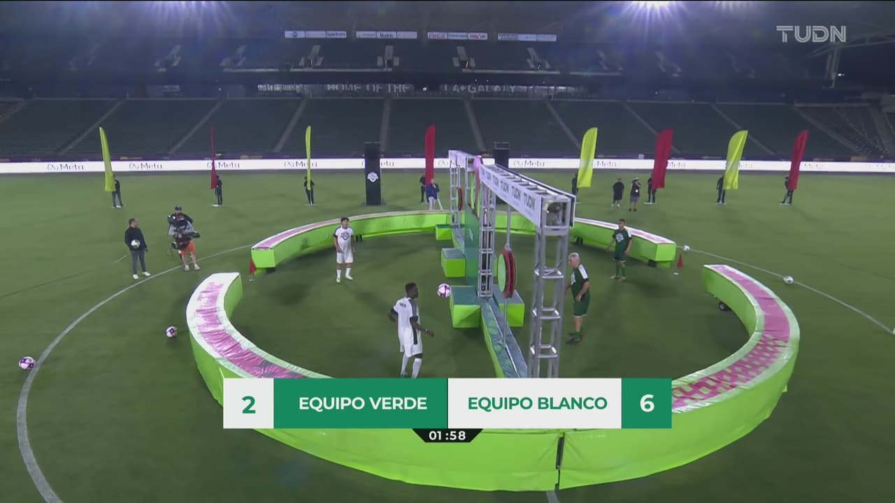 Stoichkov, Zamorano, Ramón Morales, Avilés Hurtado, Mané de la Parra y muchos más participaron en las dinámicas que pusieron a prueba su calidad y talento con el balón.
