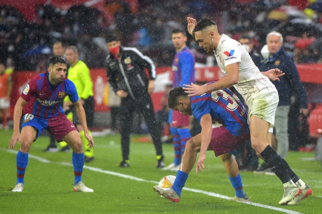 Con goles del Papu Gómez y Ronal Araujo, Sevilla y Barcelona nos regalan un muy entretenido empate 1-1 en el juego de jornada 4 que tenían pendiente.