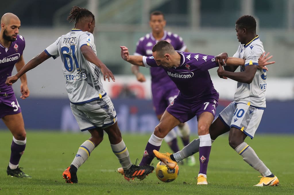 Fiorentina y Hellas Verona igualaron a un gol en el Artemio Franchi.