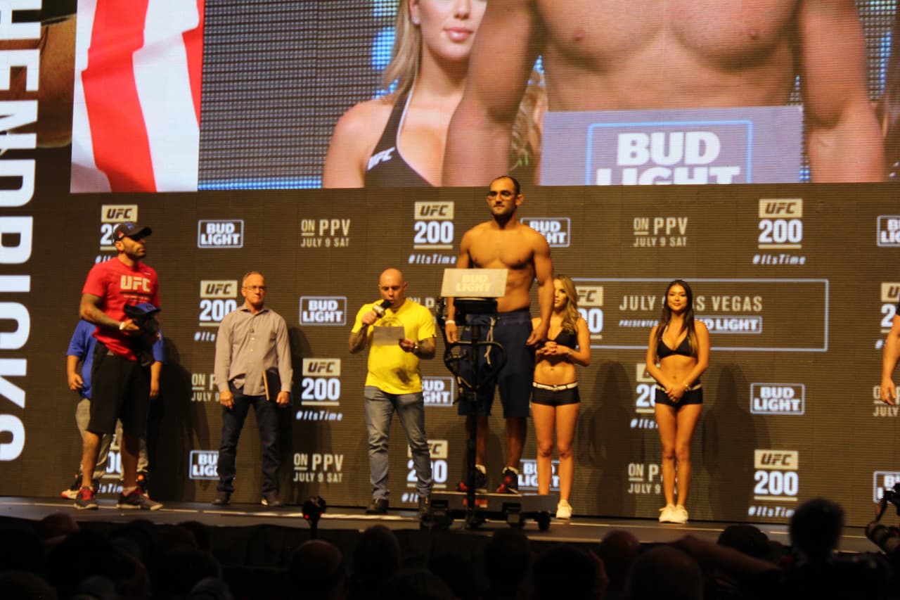 Johny Hendricks 171.25. No dio el peso y pagará el 20 por ciento de su bolsa (Foto y Texto: Geovany Guerrero)