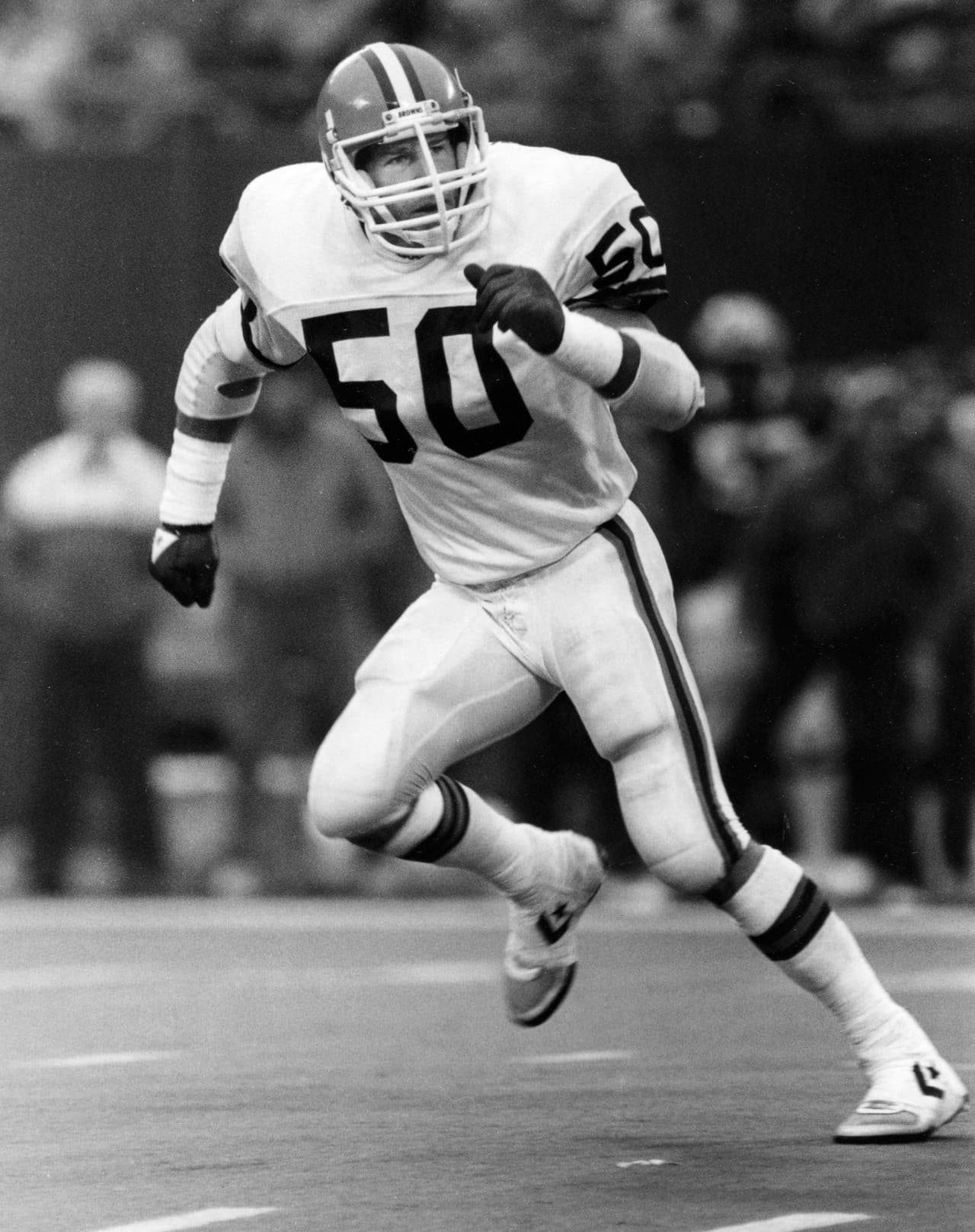 Linebacker - Tom Cousineau / Draft: 1979 / Universidad: Ohio State / Carrera en la NFL: 6 temporadas (Cleveland Browns, 1982-85. San Francisco 49ers, 1986-87).