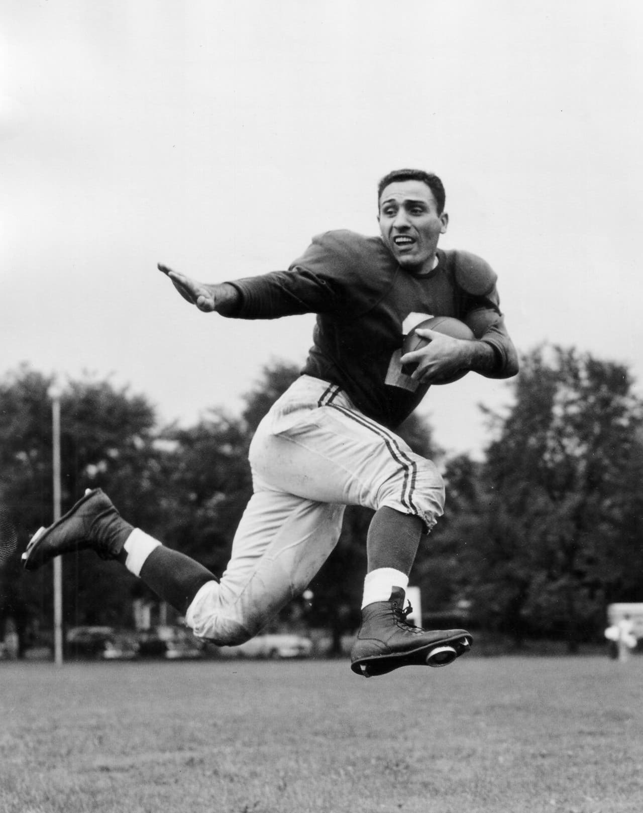 Defensivo Secundario - Charley Trippi / Draft: 1945 / Universidad: Georgia / Carrera en la NFL: 9 temporadas (Chicago Cardinals, 1947-1955).